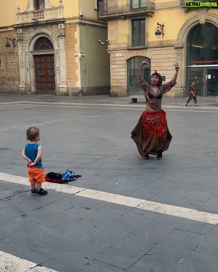 Katherine Levac Instagram - On est allé en Espagne l’autre jour pis c’était super intense lol. Barcelona, Spain