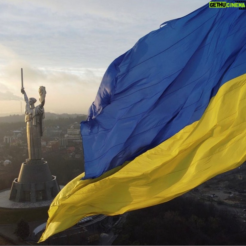 Katheryn Winnick - 337.2K Likes - We are a Peaceful Country. We Do Not Deserve This War. 🇺🇦 #StandWithUkraine #StopWar