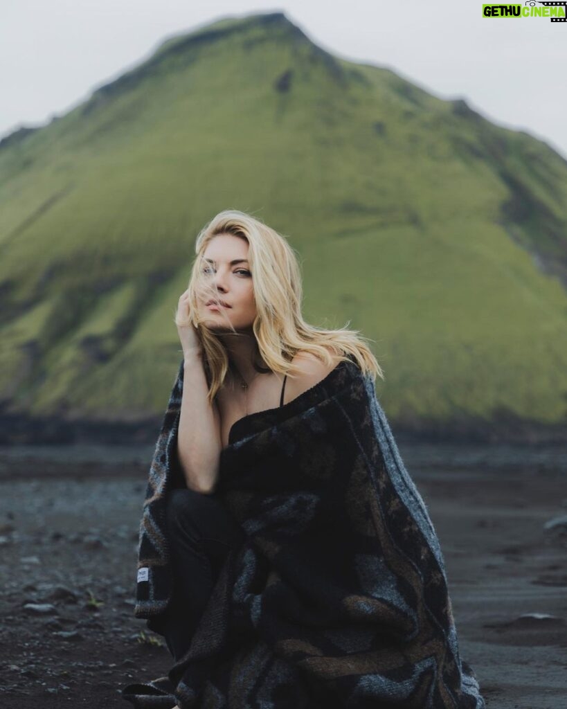 Katheryn Winnick Instagram - Iceland, my heart is yours. 🤍@arcticjourneys