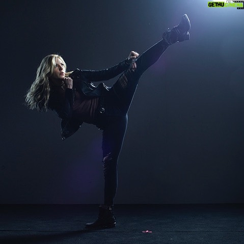 Katheryn Winnick Instagram - Wake Up. Kick Ass. Repeat.