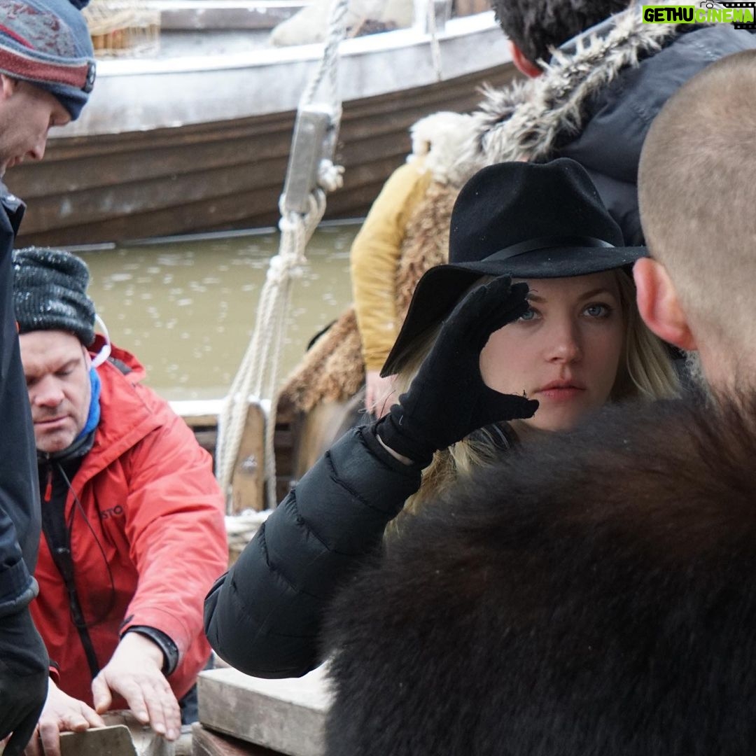 Katheryn Winnick Instagram - Setting up the next shot.. 🎬 #Director #Vikings