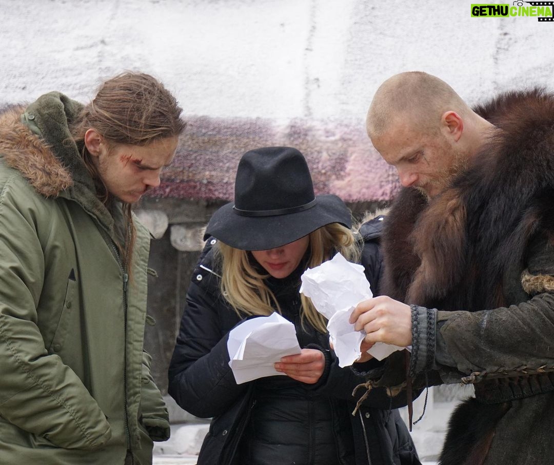 Katheryn Winnick Instagram - Let’s get all on the same page.. Working with the talented @marcoilsoe and @alexanderludwig 🎬#Director #Vikings
