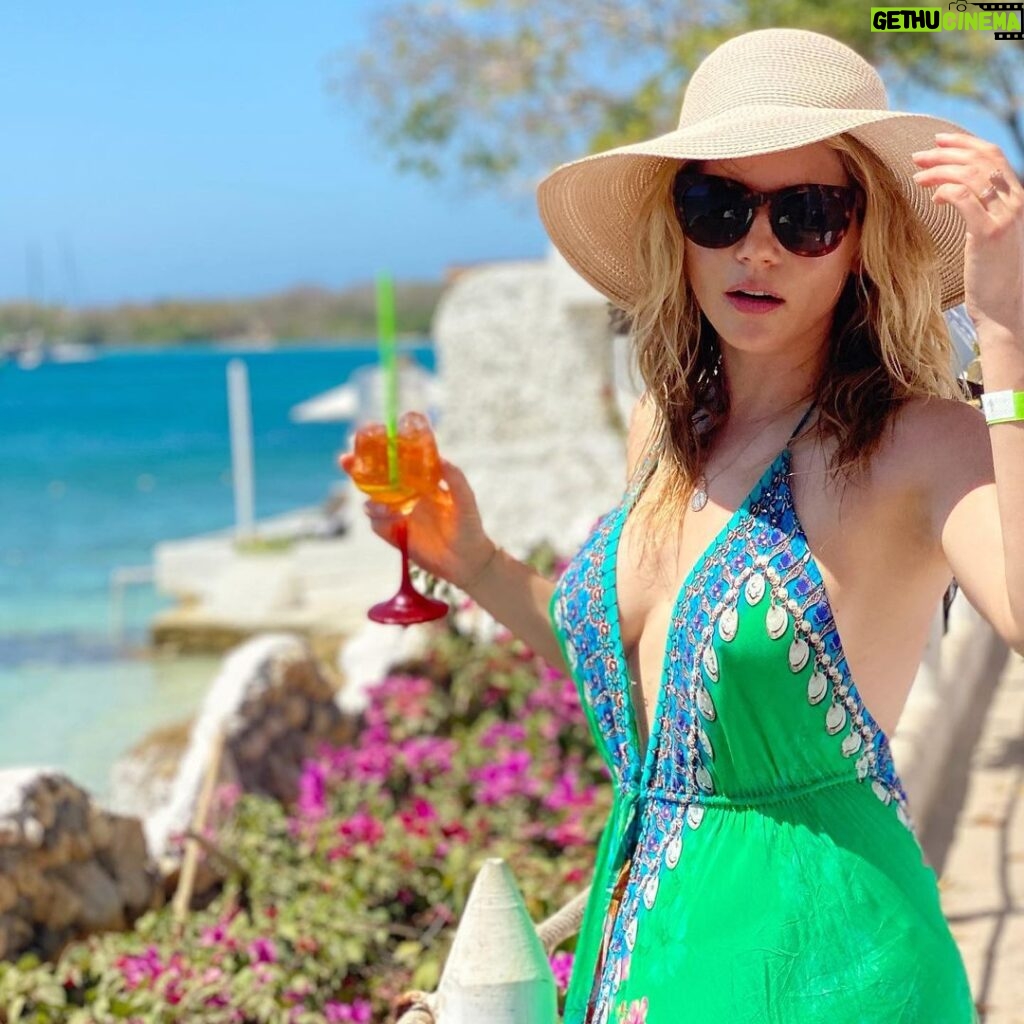 Katheryn Winnick Instagram - Te quiero Colombia! 🇨🇴💛 Bora Bora, Cartagena, Colômbia
