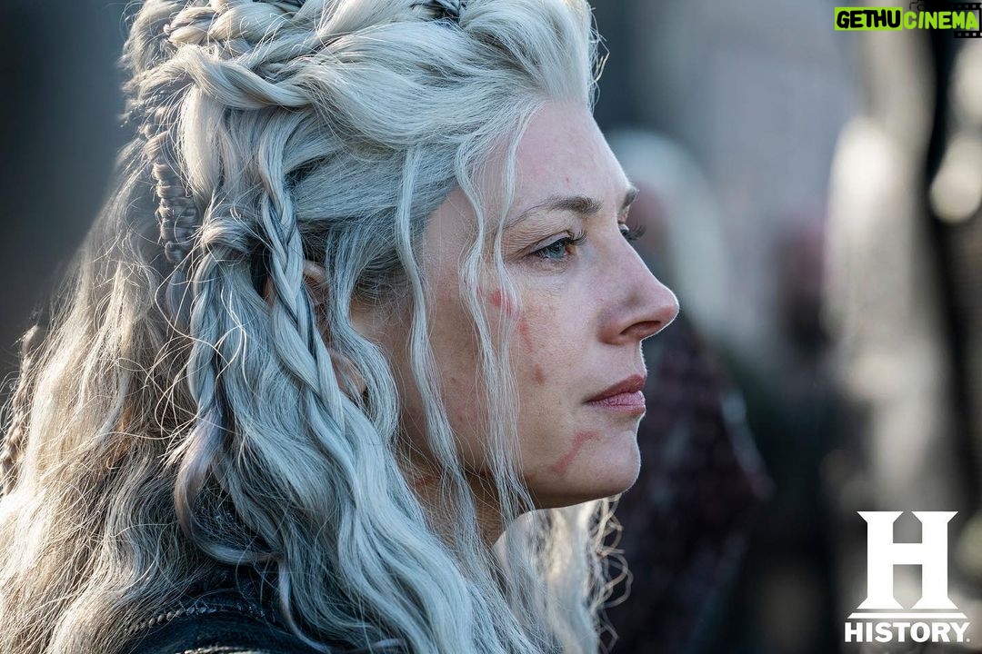 Katheryn Winnick Instagram - Tonight. Are you ready? #Vikings