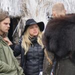 Katheryn Winnick Instagram - Rehearsing a crucial scene with Bjorn and Hvitserk.. 🎬 #Director #Vikings @alexanderludwig @marcoilsoe Wicklow, Ireland