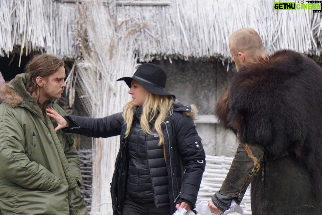 Katheryn Winnick Instagram - Rehearsing a crucial scene with Bjorn and Hvitserk.. 🎬 #Director #Vikings @alexanderludwig @marcoilsoe Wicklow, Ireland