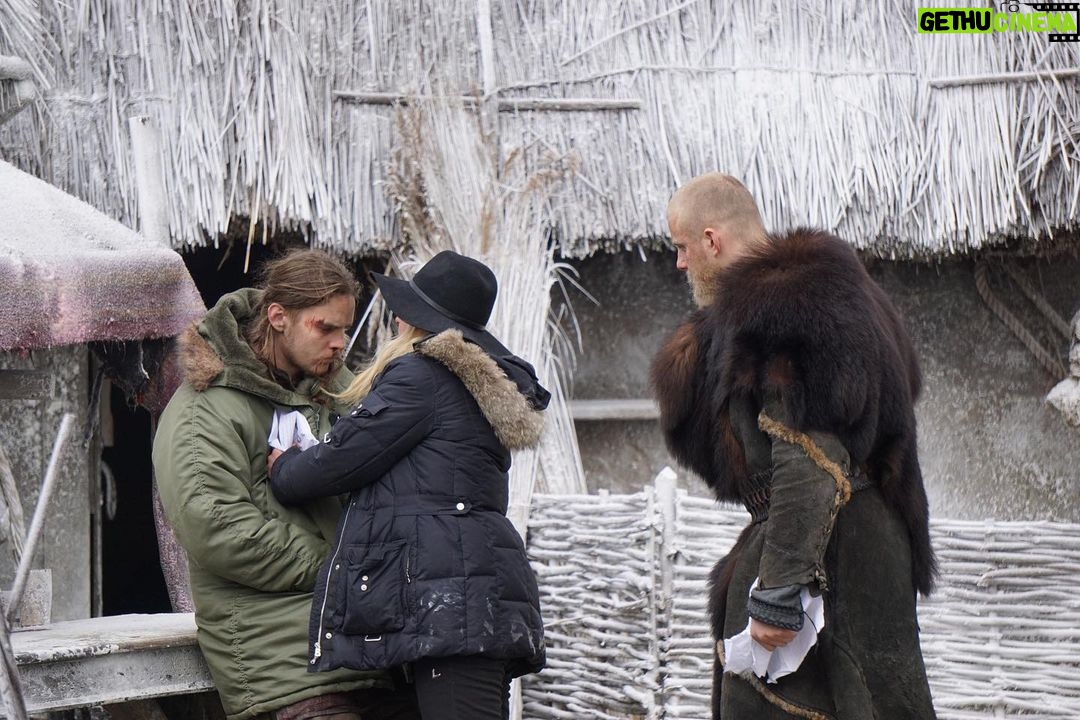 Katheryn Winnick Instagram - Rehearsing a crucial scene with Bjorn and Hvitserk.. 🎬 #Director #Vikings @alexanderludwig @marcoilsoe Wicklow, Ireland