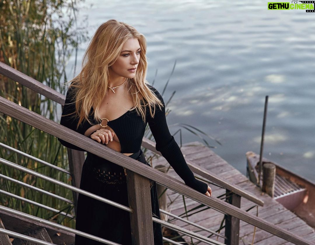 Katheryn Winnick Instagram - The best time for new beginnings is now… 2023 here we go! 💫