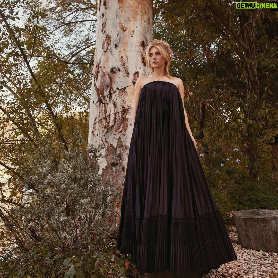 Katheryn Winnick Instagram - Nature never goes out of style. New photoshoot for Dolce Magazine is out! Thank you to our insanely talented team. x