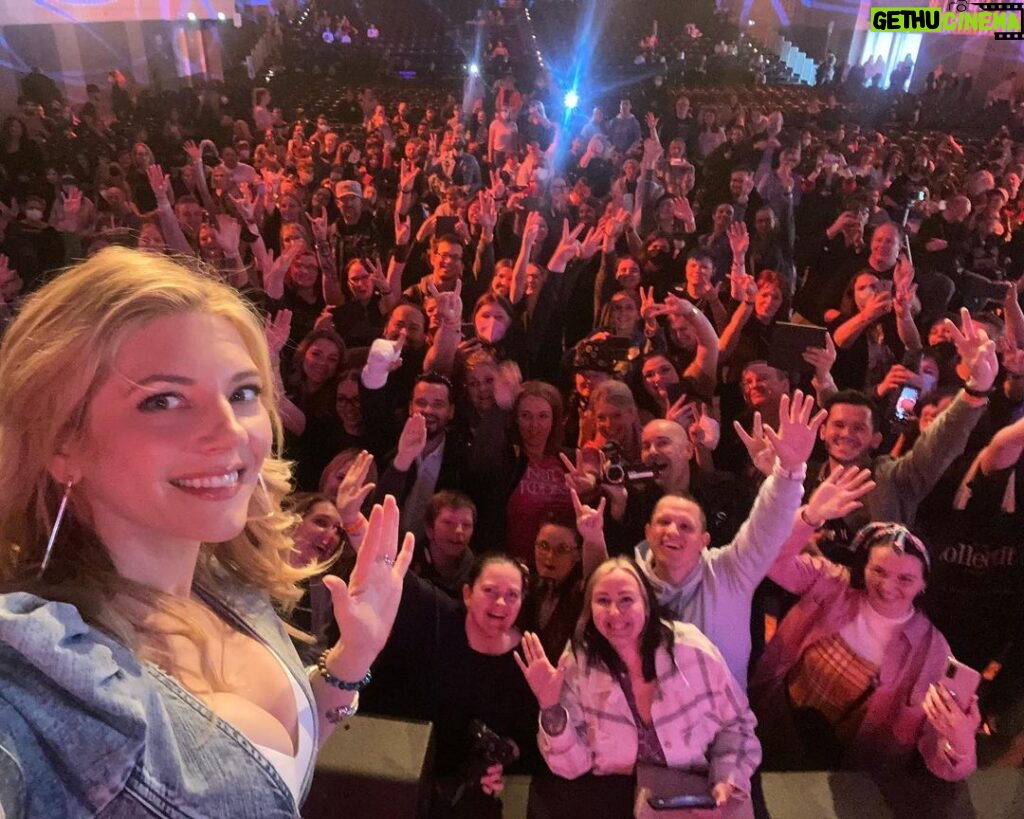 Katheryn Winnick Instagram - Thank you to all the amazing fans who came out to play! Love ya x