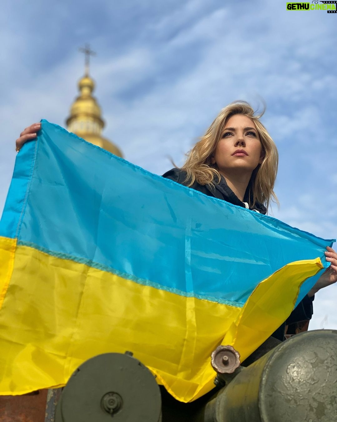 Katheryn Winnick Instagram - Today marks 2 years of this unjust war. If you haven’t told your loved ones you love them today… take this as a reminder. We are all one. One hope, one love, one people. Please donate to The Winnick Foundation, link in the bio. 💙💛