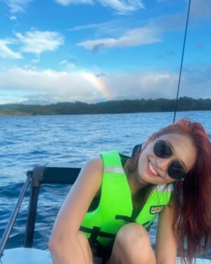 Kathryn Bernardo Instagram - Appreciation post for the little things that have been making me smile the past few weeks...🤍

No looking back, only moving forward.🌈