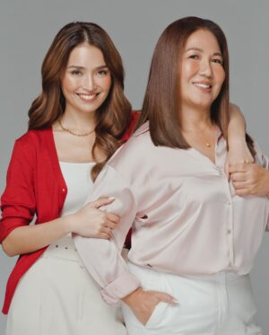 Kathryn Bernardo Instagram - Blessed to have had the best support system as I navigated the challenges of this industry and the career path I chose. Thank you mama for being my number one supporter since the beginning—from accompanying me to auditions, to encouraging me as I experienced rejections, and then to finally fulfilling our dreams together. 🥰

Thankfully, with @aiaphilippines, I can make sure she enjoys a better life. Because love is better said with AIA. ♥️
