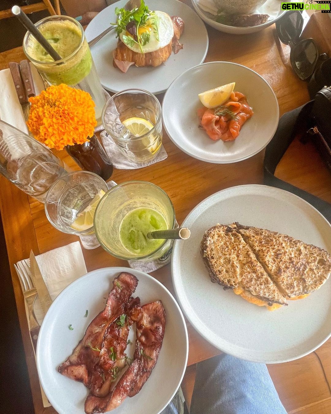 Kathryn Bernardo Instagram - Never not sharing the best food from my trips! 🤭