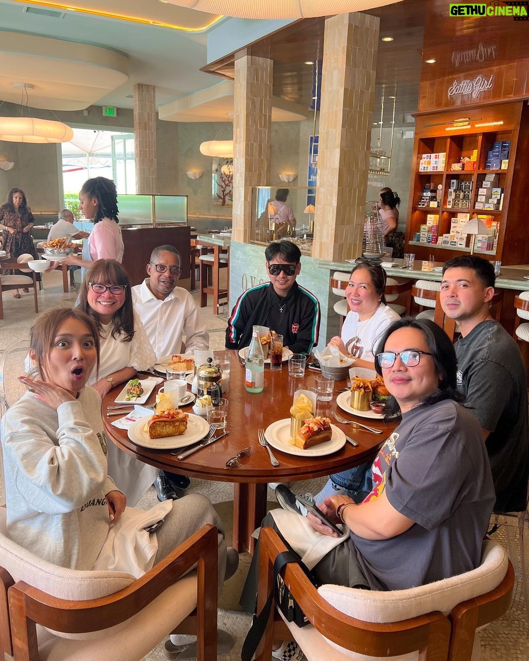 Kathryn Bernardo Instagram - I lob a great lobster sandwich 🦞 🫢
