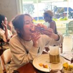Kathryn Bernardo Instagram – I lob a great lobster sandwich 🦞 🫢