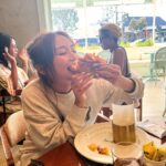 Kathryn Bernardo Instagram - I lob a great lobster sandwich 🦞 🫢