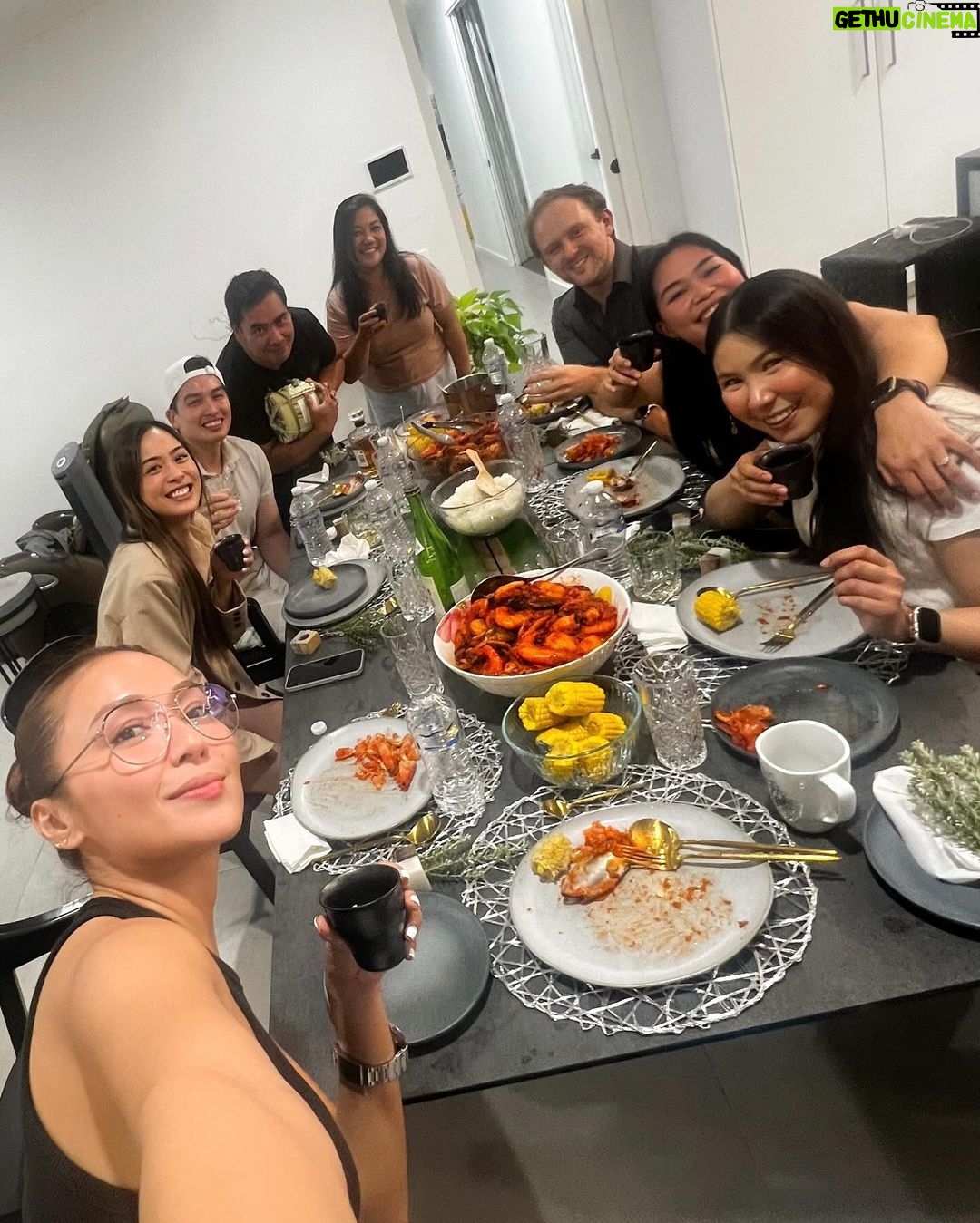 Kathryn Bernardo Instagram - Let’s start with day 1, shall we? 👀 Pic 1: First time to travel alone! Pic 2: Look who picked me up from the airport. I missed you, dsnts!! 😋 Pic 3: Where most of the catching-up happened 🛋️ Pic 4: Worked out the next day (as promised @lulumromero) Pic 5: Bought some “healthy” snacks from the grocery (who are we?!) Pic 6: No electricity for almost an entire day..😂 that was so random. Pic 7: Saw some kangaroos within the neighborhood Pic 8: Finally met the beautiful people they consider family here! Pic 9: Had a sumptuous Japanese meal prepared by Tito Alex Pic 10: He gave each one of us a rose for valentine’s day 🥹