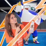 Kathryn Bernardo Instagram - Sweat sesh with this guy! Excited for the @fibawc cause @gatoradeph is fueling the game to another level! 😎 #GatoradexFIBABasketball