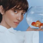 Kathryn Bernardo Instagram - Much has been said about an all-grown-up @bernardokath, with her peeling her “good girl” image as a Teen Queen, a talking point that has transcended from the themes of her film and onto notions of her real-life persona. “’Nung tumanda ako, I [no longer think] of the pressure of being a ‘good girl,’ because I don't want to be good just because I have to be good. I don't want to lose myself,” she expresses. Read the full cover story in our link in bio. #PreviewLovesKathryn #PreviewXKathryn (1) Kathryn wears a top by @alexanderwangny from @univers.ph Greenbelt 3 and earrings by @vjewelryofficial. (2) Kathryn wears a bra by @randolfclothing, shorts by @alexanderwangny from @univers.ph Greenbelt 3, and earrings by @vjewelryofficial. (3) Kathryn wears a dress, skirt, shoes, and bag from @fendi. Produced and Styled by The Preview Team Photographer: @charismalico Creative Director: @bacsarcebal Editor-in-Chief: @itsmarjramos Production: @katfromjupiter and @heyrocketgirl Fashion: @itsmarjramos, @heyrocketgirl, @lkmglz, and @ishafojas Makeup: @owensarmiento Hairstyling: johnvalle20 using @jhen_hairextensions Set Design: @pauljatayna.proj, assisted by @paomendoza._ Story: @katfromjupiter Videos: @janajodloman Social Media: @itsjamiebriones Shoot Location: @balaracontenthouse Special thanks to @celine.mallari of @univers.ph Greenbelt 3 * Editor’s note: No animals were harmed in the production of this cover.