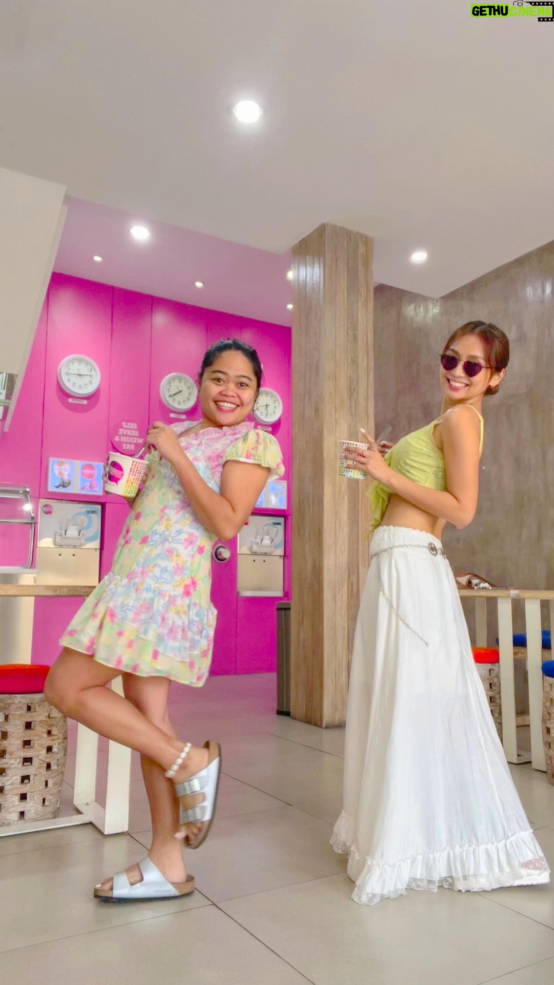 Kathryn Bernardo Instagram - Your very good girls @mrandmrsfrancisco 🍦