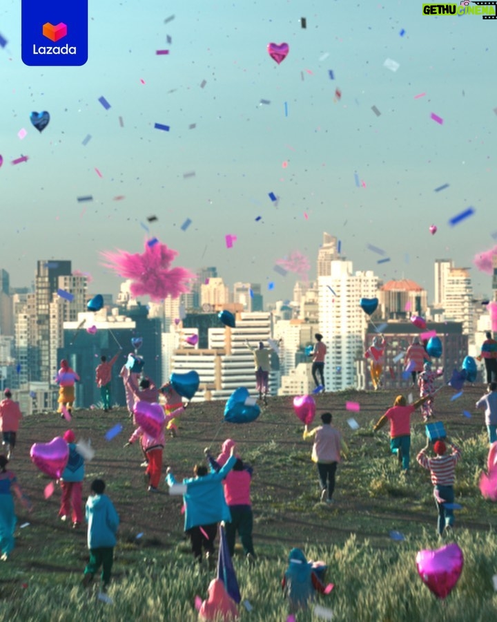 Kathryn Bernardo Instagram - Happy 11th birthday, Lazada! In celebration, you better get ready for another epic sale! š But before that, here's a look at the TVC we shot last December. Had an amazing time shooting this campaign! (Swipe for BTS snaps!) š Thank you and advanced happy birthday to us, @lazadaph fam! š