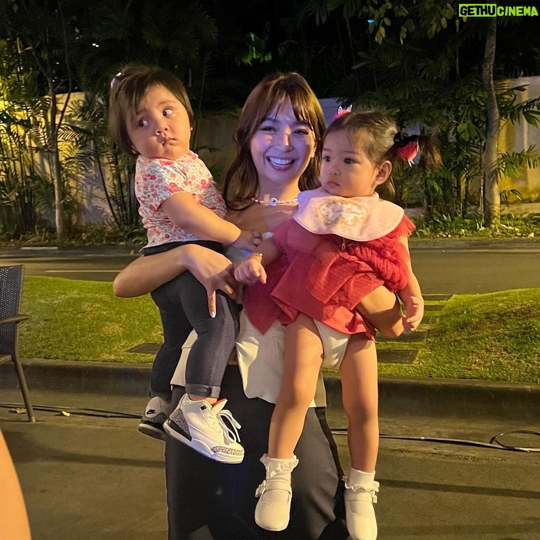 Kathryn Bernardo Instagram - I requested for a low-key birthday celebration this year (thank you for listening @bernardomin 😋) . No birthday shoots, no big party, no reason to get glammed up—just me and the people that mean the world to me. Couldn’t have asked for a better way to welcome my 27th. My heart is so full. And to everyone who made time to greet me on my special day, I am overwhemed by all your love. Thank you. 🥺 Sending my warmest hug to each and everyone of you! Last slide: first glam selfie as 27 😋 hahaha