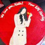 Kathryn Bernardo Instagram - Just shot a new tvc with @kfcphilippines! Thank you for making this day feel extra special, fam! 🥹