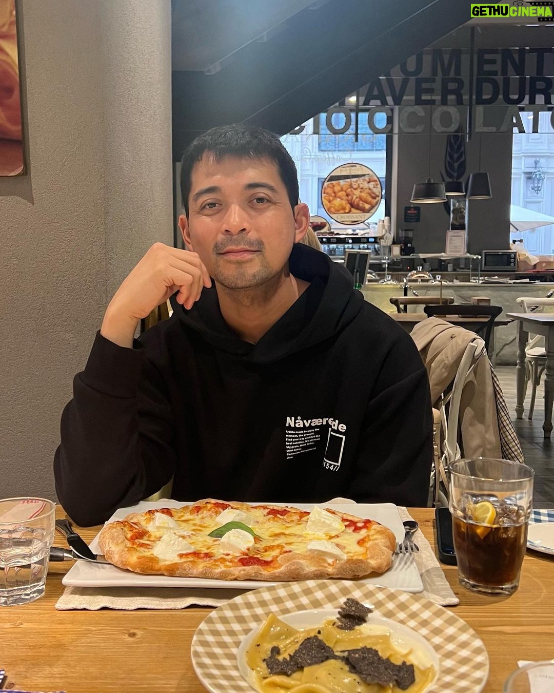 Kathryn Bernardo Instagram - ILY JV! Milan, Italy