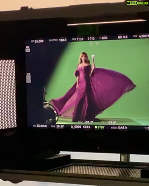 Kathryn Bernardo Instagram - Happy 11th birthday, Lazada! In celebration, you better get ready for another epic sale! š But before that, here's a look at the TVC we shot last December. Had an amazing time shooting this campaign! (Swipe for BTS snaps!) š Thank you and advanced happy birthday to us, @lazadaph fam! š