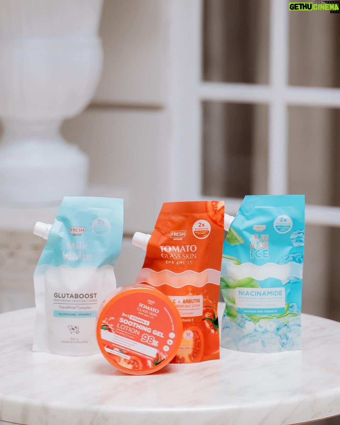 Kathryn Bernardo Instagram - Making my daily shower extra special with new bathtime favorites! 🛀 Get double the care with Moisturizing Salt Scrubs with 2x brightening power, plus the luxurious feel of Vitamin C, Niacinamide, and Glutathione formulated cream body salt scrubs for only P95! Grab it for a limited time only until February 19. ❤️ Want to win special bath kits from @fresh_philippines? Here's how: 1. Make sure to follow Fresh IG and Tiktok 2. Repost this video on your story or feed 3. Use the hashtag #WOWFRESH, and tag @fresh_philippines. 4. Winners will be chosen on Feb 28, 2023
