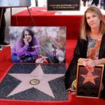 Kathy Najimy Instagram – So proud to be a part (virtually) of the Cass Elliot walk of fame award.⁠
⁠
This brilliant woman (Mama Cass from the Mama’s and the Papa’s) gently broke down every barrier. Had an amazzzzing  voice like no other, hosted the Tonight Show a gazillion times. Was a business person, a mom, a songwriter and an artist.  Smart, hilarious, talented, rebel, voice of a generation. ⁠
⁠
Sending love to @owenelliot1967