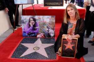Kathy Najimy Instagram - So proud to be a part (virtually) of the Cass Elliot walk of fame award.⁠
⁠
This brilliant woman (Mama Cass from the Mama's and the Papa's) gently broke down every barrier. Had an amazzzzing  voice like no other, hosted the Tonight Show a gazillion times. Was a business person, a mom, a songwriter and an artist.  Smart, hilarious, talented, rebel, voice of a generation. ⁠
⁠
Sending love to @owenelliot1967