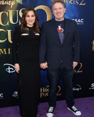 Kathy Najimy Instagram - Here we go again witches! Buckle up.
#sandersonsisters #hocuspocus2 @disneyplus