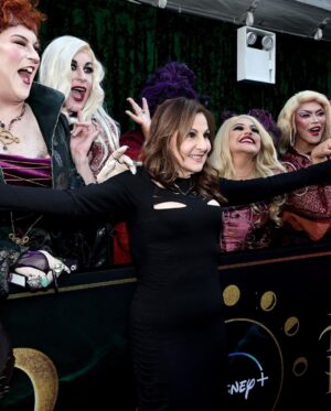 Kathy Najimy Instagram - Here we go again witches! Buckle up.
#sandersonsisters #hocuspocus2 @disneyplus