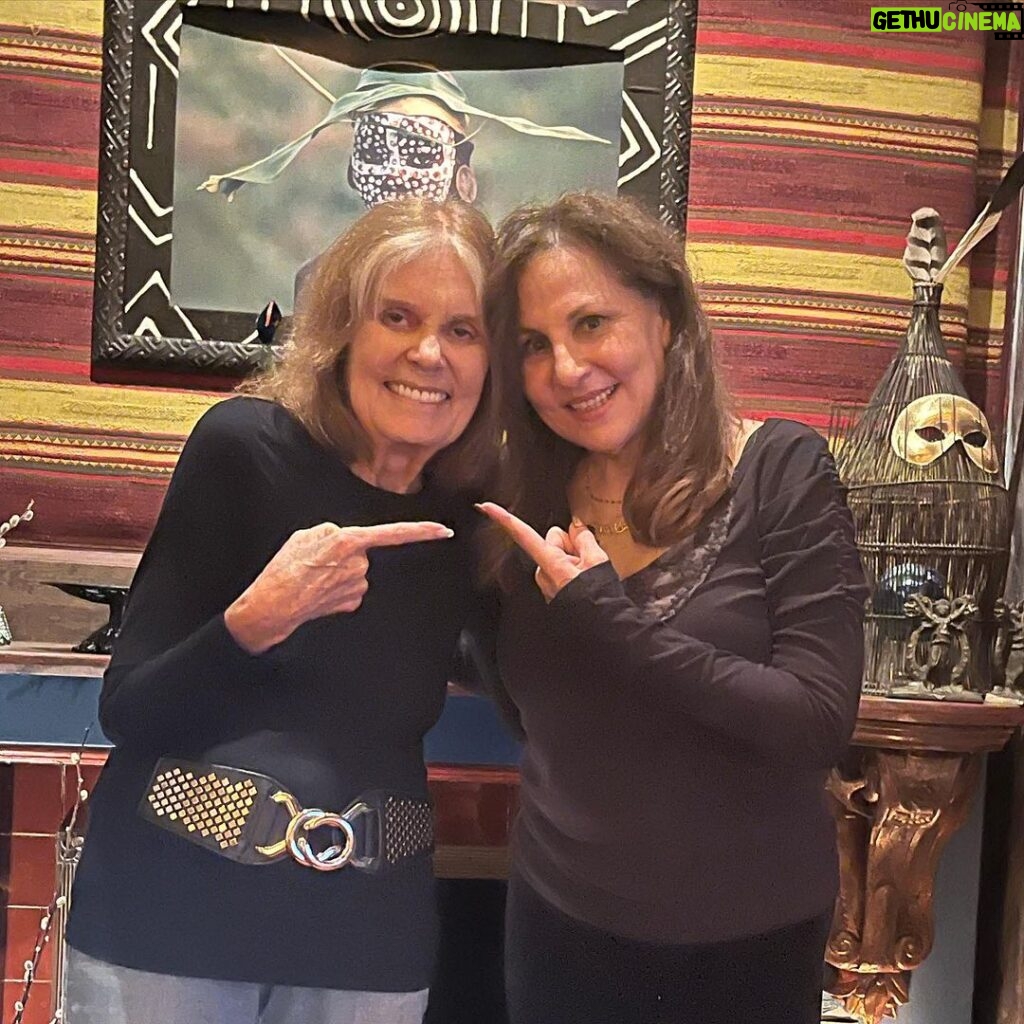Kathy Najimy Instagram - Continues to be one of the greatest dinner dates of all time. @gloriasteinem I 💜 you
