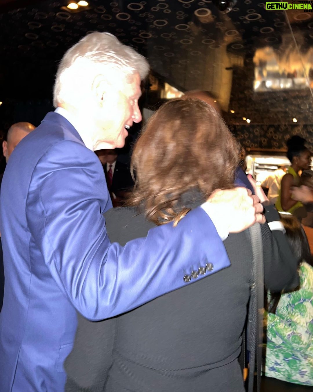 Kathy Najimy Instagram - Loving the new #Gutsy series. Thrilled to celebrate hillaryclinton and Chelsea Clinton w/@billclinton w/ @thedanband at the afterparty. watch the 8 part doc-series on @appletvPlus- I looooved it.