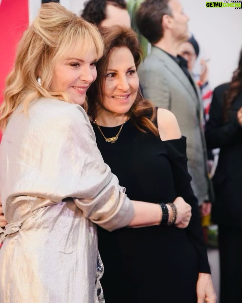 Kathy Najimy Instagram - My smart, talented, gorgeous, authentic pal @kimcattrall at the nyc opening of her film #AboutMyFather W/ Robert Dinero