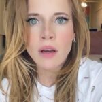 Katie Leclerc Instagram - Call me baby #lipsync #hearteyes #trend #katieleclerc #switchedatbirth #daphnevasquez #baby #callmebaby #bigeyes #cute #bored