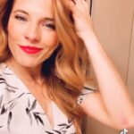Katie Leclerc Instagram - About last night #transition #redlipstick #makeuptransition #alldressedup #ievenworeheals #curlyhair #feelinggood #fyp #katieleclerc #switchedatbirth #daphnevasquez