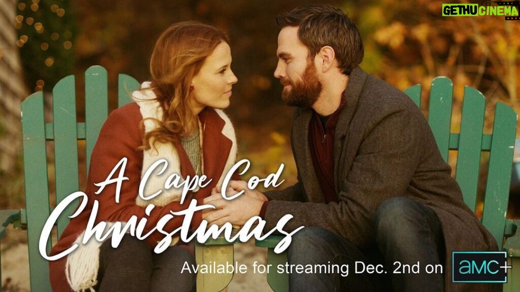 Katie Leclerc Instagram - Let the Christmas movie binging begin! Tonight at midnight #ACapeCodChristmas will be available on @amcplus It’s adorable, and everything your heart needs this year! Don’t miss it! #ChristmasLoveStory #CapeCod #AMCPlus Cape Cod