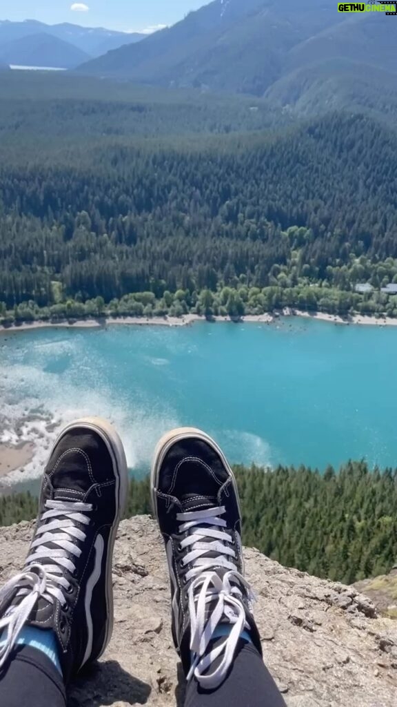 Katie Leclerc Instagram - Does @vans make hiking shoes? #rattlesnakeledge