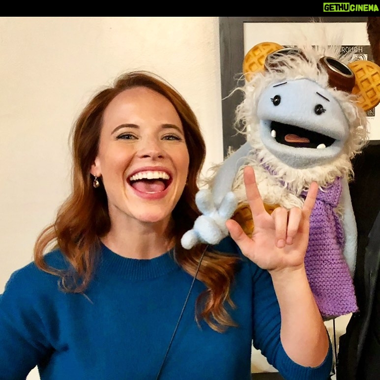 Katie Leclerc Instagram - This is my friend Waffles. She and her friend Mochi (oh yeah and Michelle Freaking Obama!!) have a show premiering on @netflix at midnight tonight that you’ve got to see! We filmed almost 2 years ago and I’m in the pilot episode and holy cow I can’t wait for you all to see it!! #wafflesandmochi
