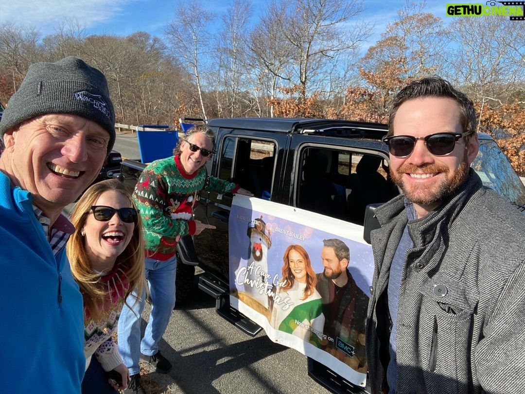 Katie Leclerc Instagram - The Falmouth Christmas parade was SO GREAT!! Nothing has ever made me feel more out of shape than being exhausted from just waving for an hour! 😂 #CapeCodChristmas Falmouth, Massachusetts