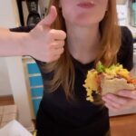 Katie Leclerc Instagram - Rainy days always make me want mac and cheese (mostly because I always have some in my pantry) What are your favorite stay-at-home snacks? #rainyday #sandwichporn #macandcheese #blt #kraft #ruffles