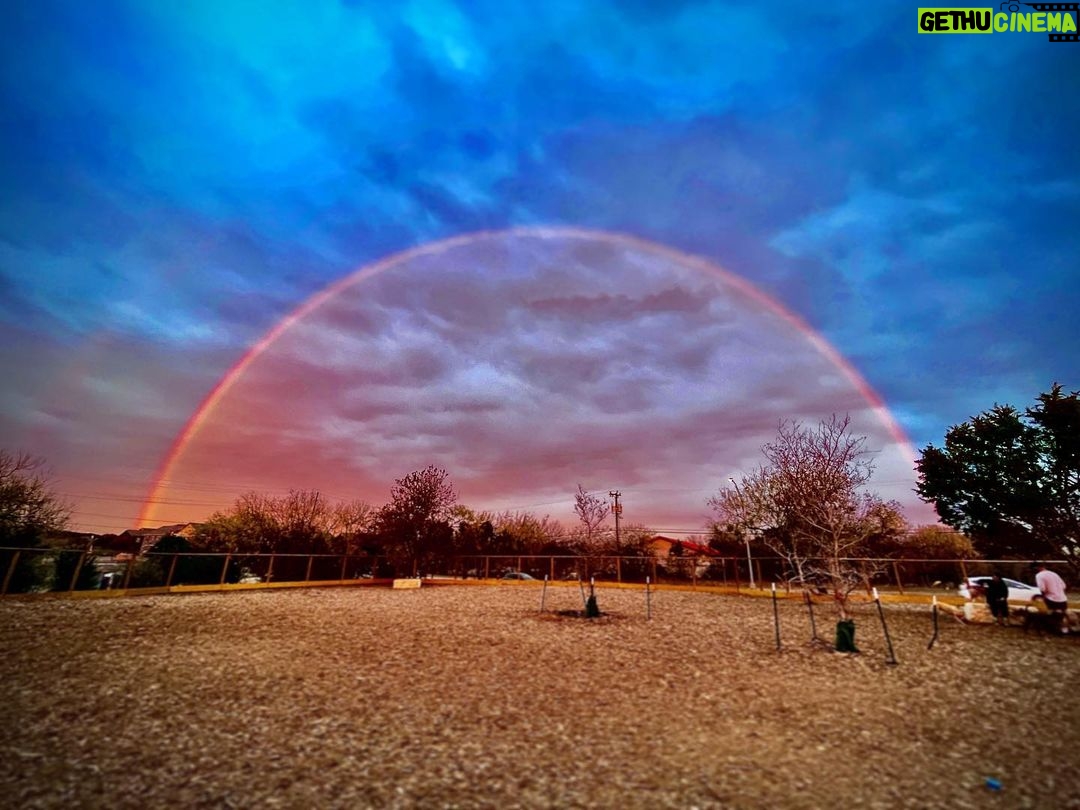 Katie Leclerc Instagram - Sunset putting on a show tonight!! San Antonio, Texas