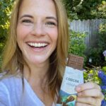Katie Leclerc Instagram - #Ad CO2COA is an earth conscious and DELICIOUS chocolate! If you love the planet and you love chocolate, you need to shop the link in my bio! It’s animal free, lactose free, AND has a silky smooth texture. No joke, I am obsessed. #linkinbio @Marswrigley #CO2COA