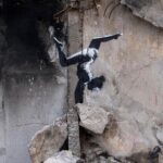 Katja Riemann Instagram - @banksy #ukraine #war #peace