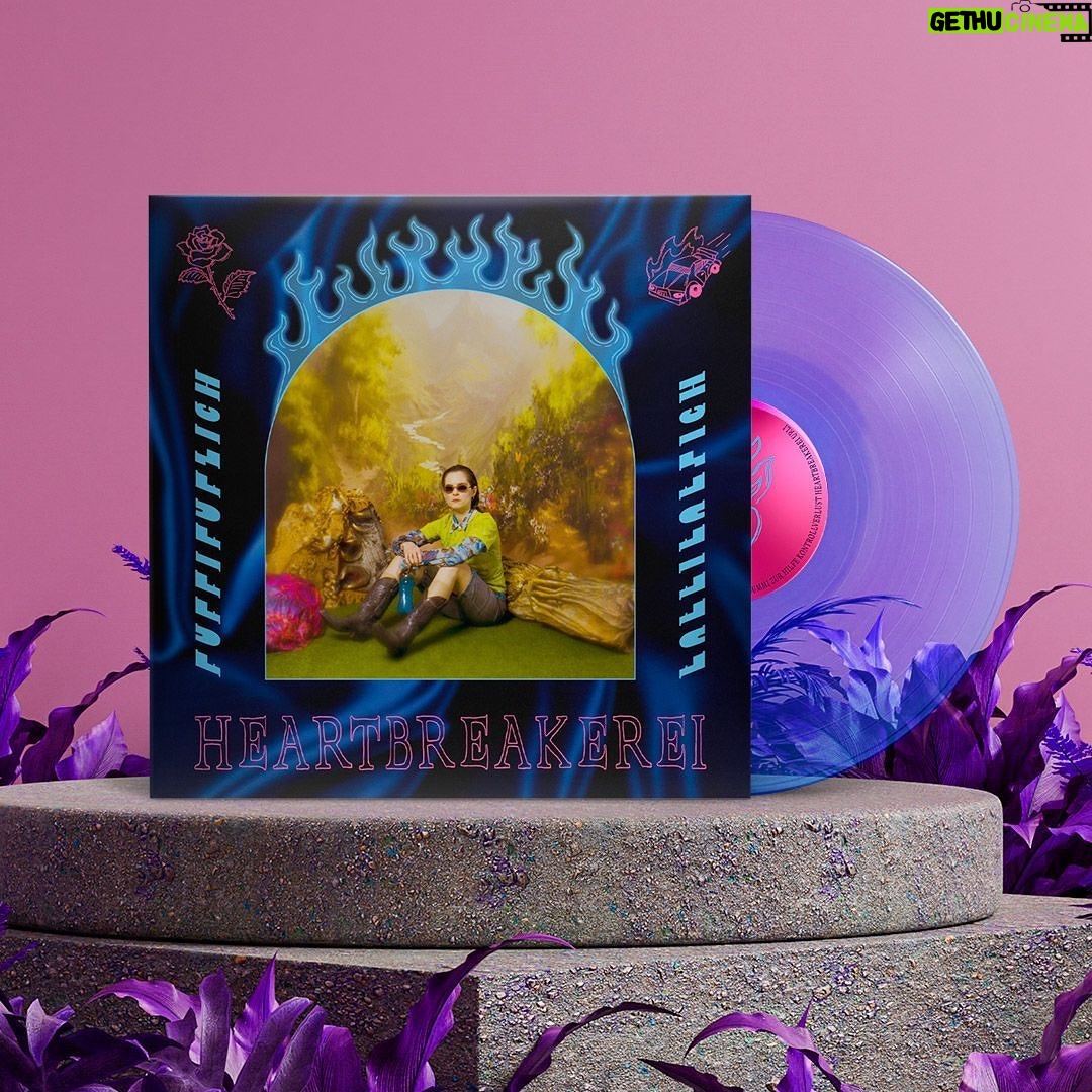 Katja Riemann Instagram - FUFFI FUFFZICHs Album ist fertig! Es erscheint auch als Platte, wozu man eleganter Weise jetzt Vinyl sagt und man kann sie vorbestellen. https://www.diggersfactory.com/vinyl/271876/fuffifufzich-heartbreakerei @fuffifufzich ❤️🩹 #heartbreakerei