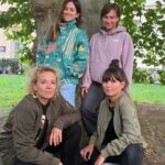 Katja Riemann Instagram - WIR SIND WIEDER DAAA!! „Die kleinen Fick- und Saugroboter“ (quote) vom @maxim_gorki_theater. Freuen uns schon dolle und wedeln vor Freude. Morgen spielen wir endlich wieder @sibylle_berg ’s Stück #undsicheristmitmirdieweltverschwunden @vidina.popov @svenjaliesaux @nastyagee